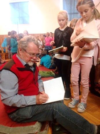ale kam si jen vzpomněli. Obrázek z prázdnin od Františka Vícha 4. A Co je nového? Letošní rok ve 4. A začalo 27 žáků.