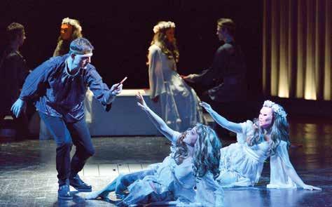 pozoruhodných adaptací. Jsou mezi nimi opery, které napsal Vincenzo Bellini (Kapuleti a Montekové), Charles Gounod (Romeo a Julie), sám Giuseppe Verdi složil na Shakespearův námět hned 3 (!