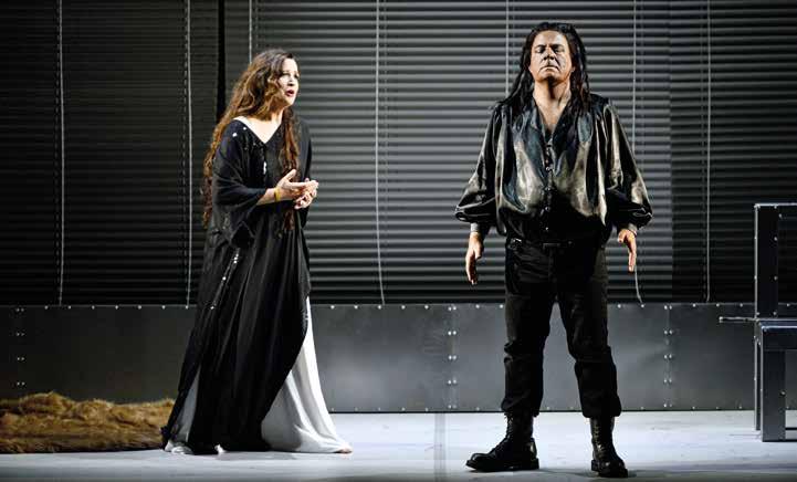 Maida Hundeling (Desdemona) a Gianluca Zampieri (Otello) Pojď, já potěším tvé srdce, ulevím ti od bolesti.