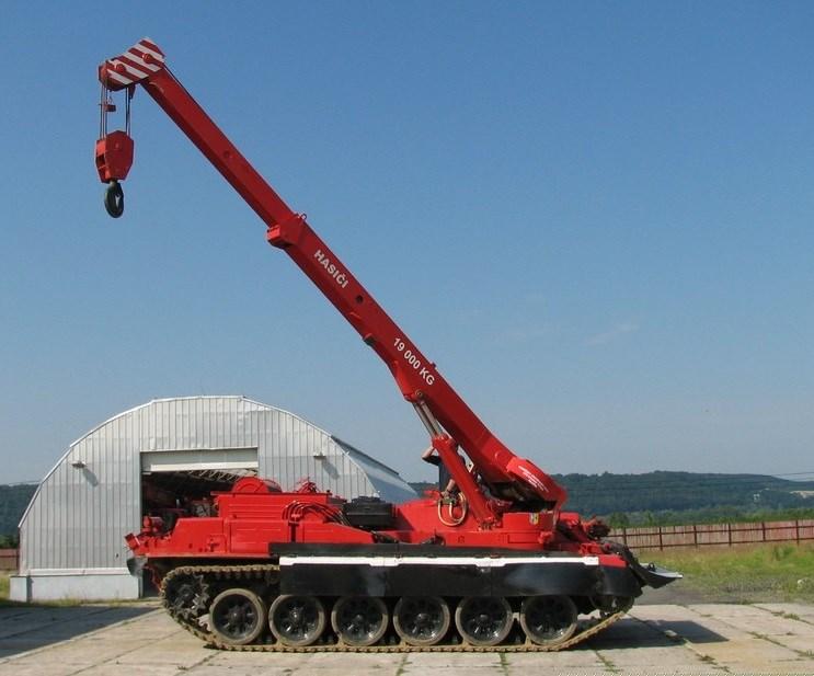 Obrázek 7.17 Vyprošťovací tank VT-72 B [6] Shrnutí V této kapitole jste se seznámili se základními druhy vyprošťovací techniky pro vyprošťování těžké techniky.