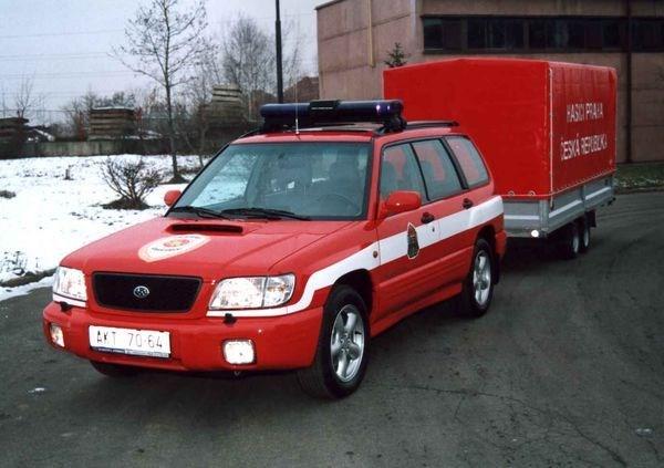 mobilní telefony, pokud jsou nasazeni v ČR a zemích EU. Pokud jedou mimo země EU, jsou ve výbavě týmů satelitní telefony. 9.5.