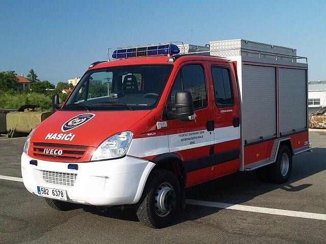 Lidická speciální automobil na podvozku IVECO Daily 4x2 (viz 2 a 3) v provedení TA-L2, který je určen pro