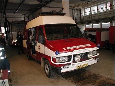 23). Ve výbavě vozidla jsou celoobličejové masky, potápěčské obleky Ursuit, tlakové lahve, potápěčské automatiky ScubaPro, příslušenství na