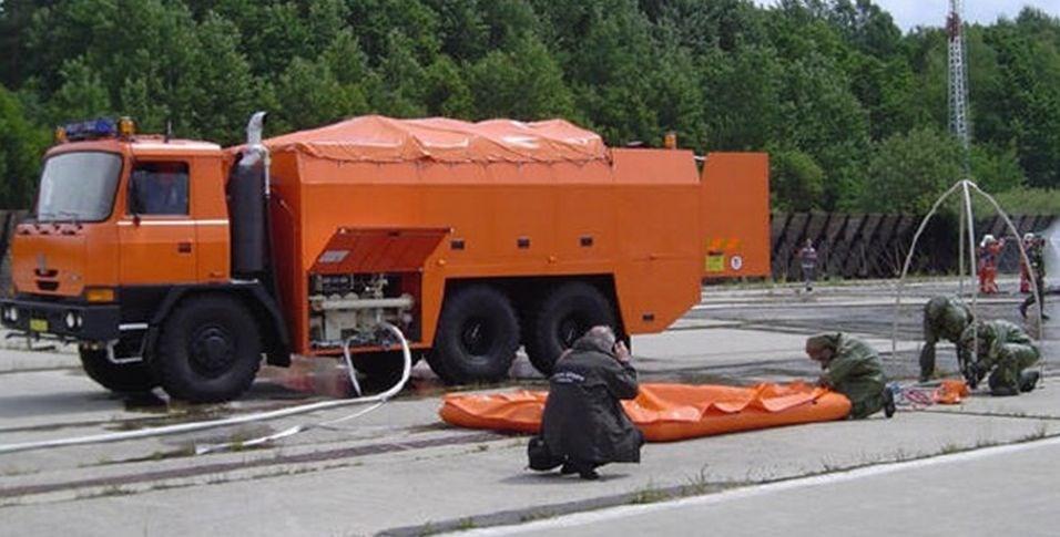 Obrázek 4.15 Automobil chemický rozstřikovací T 815 ACHR-90 CO Jedná z možných variant nasazení automobilu ACHR-90 CO je načrtnuta na Obrázek 4.