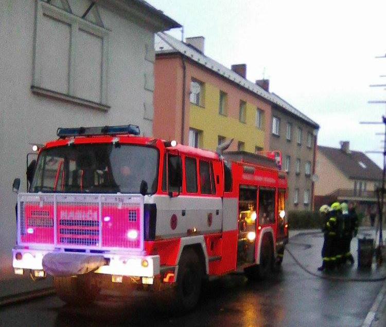 bydlela v Horním Benešově a docházela za námi na schůze i na oslavy MDŽ. Naše návštěva ji vždy velmi potěší, a proto se snažíme za ní zajet několikrát do roka.