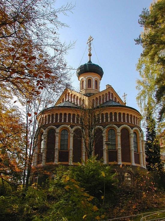 PRAVOSLAVNÝ KOSTEL SVATÉHO VLADIMÍRA Foto: Viktor Marčuk 49.972287 12.701627 V letech 1900 1902 kostel nahradil pravoslavnou modlitebnu, která fungovala v budově radnice od roku 1878.