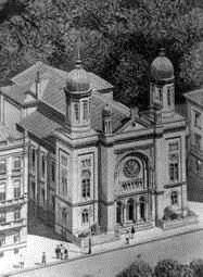 ŽIDOVSKÁ SYNAGOGA Foto: www.marianskelazne.cz 49.971351 12.702778 Židovská obec v Mariánských Lázních existovala již roku 1824.