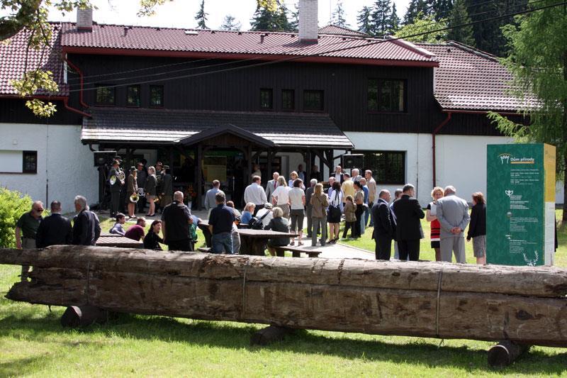 DŮM PŘÍRODY SLAVKOVSKÉHO LESA Foto: www.lesycr.cz Dům přírody Slavkovského lesa na Kladské. 50.026426 12.