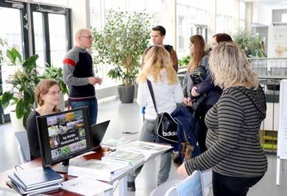 Na Fakultě agrobiologie, potravinových 20 živá univerzita 1 / 2017 a přírodních zdrojů zájemce uvítali členové fakultní studentské organizace Pupen.