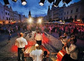Místo konání: Agrofert Park (dostihové závodiště) Termín: 26. 5. 2018 Folklórní festival Pardubice Hradec Králové Pernštýnská noc 1. 6. 2018 Festival národní lidové hudby, tance a tradičního folklóru.