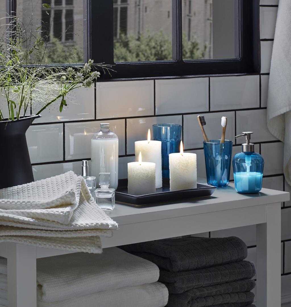 Inter IKEA Systems B.V. 2017 Pomocí svíček si můžete prozářit domácnost po celý rok. Vonné svíčky také krásně provoní vaši koupelnu.