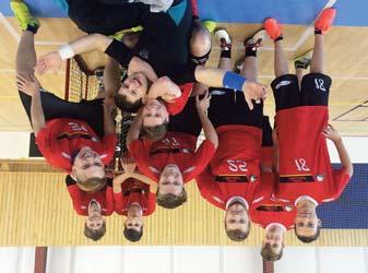 Ceny mimo jiné předávali olympijská vítězka v běhu na lyžích Květa Jeriová Pecková, fotbalista a člen širšího kádru reprezentace Jiří Skalák, brankář ligového Jablonce Vlastimil Hrubý.