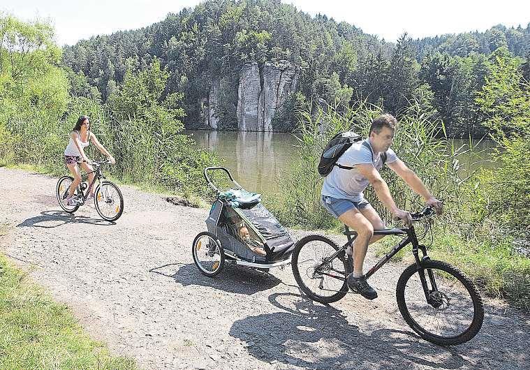 Odpovědi jsou na straně 27. Začínáme jedním úchvatným rybníkem.