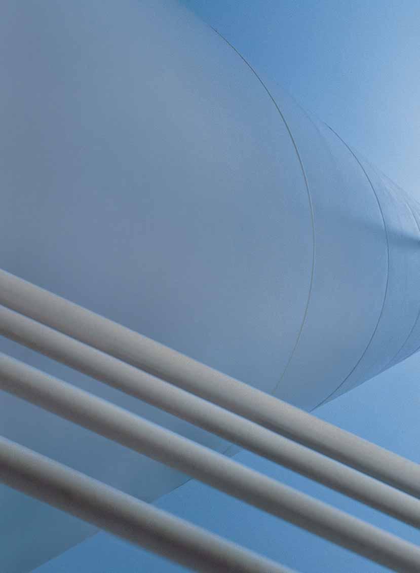 Krytí poptávky po elektrické energii Vývoj poptávky a výroby elektrické energie (%) 1995 1996 1997 1998 1999 2000 2001 2002 2003 2004 Meziroční index poptávky po elektřině 105,8 103,8 98,2 98,2 97,4