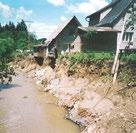 Řeka Morava, Hanušovice, odstraňování zříceného silničního mostu v sídlišti (vojsko) Povodeň byla způsobena zcela mimořádnými a intenzivními dešťovými srážkami, kdy denní intenzity