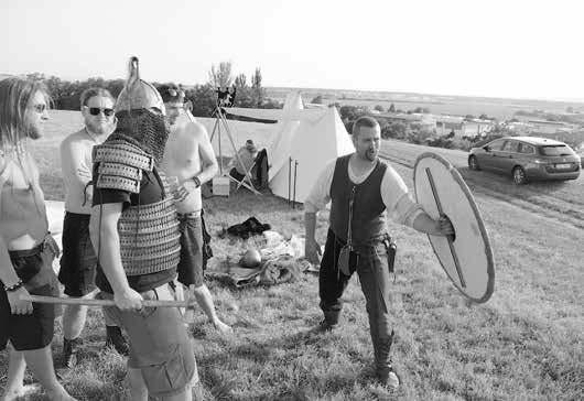 Oproti minulým ročníkům měl tento doprovodný program i hudební kulisu, o kterou se starala skupina Tempus, věnující se středověkému folk-rockovému žánru.