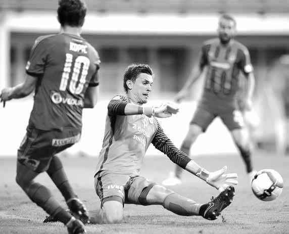 Další novou tváří v ligové kabině bude osmnáctiletý ofenzívní záložník Michal Kohút, který patřil v dresu slovácké devatenáctky k nejlepším hráčům dorostenecké ligy, a další dvacátník Emil Tischler,
