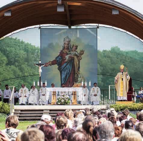 Pouť není určena jen pro rodiny s malými dětmi, ale pro všechny, protože každý patříme do rodiny, ať jsme malí nebo velcí, mladší nebo starší na Svatém Hostýně můžeme společně tvořit velkou rodinu