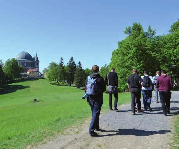 KNĚŽSKÝ SEMINÁŘ OLDIN 7 8 / 2018 7 Seminární pouť za nová duchovní povolání Poutní místa jsou svědectvím zbožnosti Božího lidu.