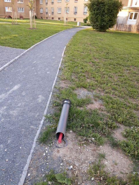 2) VANDALISMUS VE STOCHOVĚ Vážení spoluobčané, prosím vás, tímto, o součinnost a pomoc.