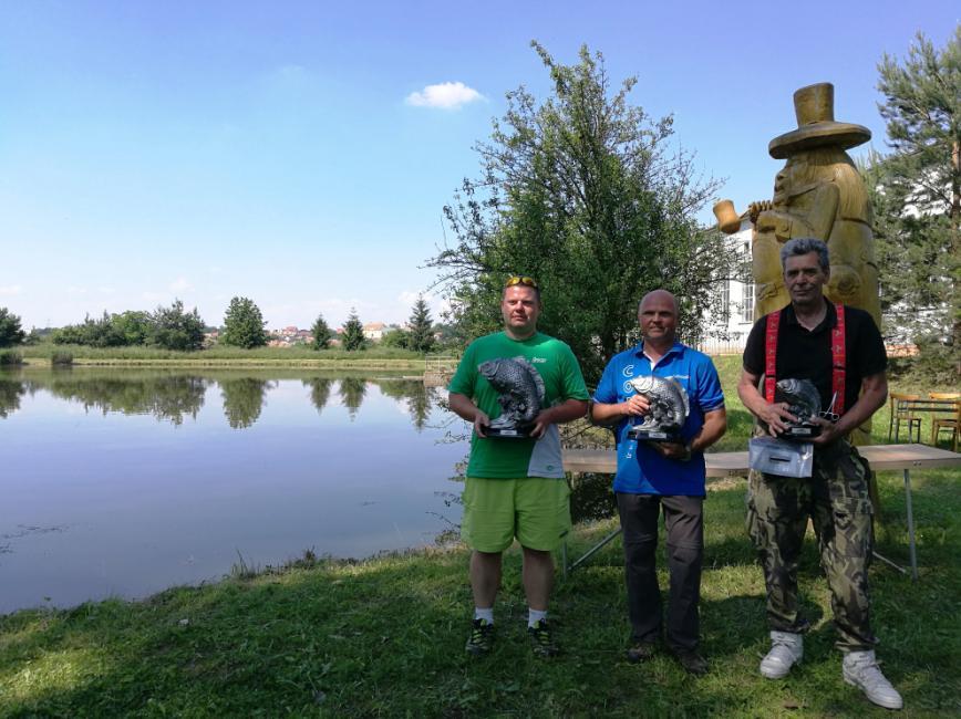 Holčapek David s hmotností 12,62 kg. Páté místo s hmotností 11,50 kg obsadil Kadlec Milan a šestý v pořadí skončil Rojko Josef s váhou 11,43 kg.