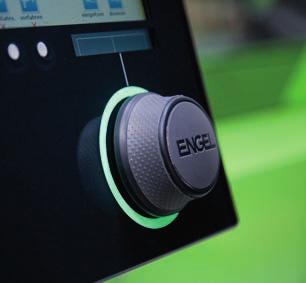 ENGEL e-trainer live ENGEL provádí v německém a anglickém jazyce školení pomoci Internetu. Odpadají tak náklady a čas na cestu.