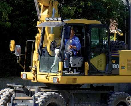 HYDRAULICKÉ KOLOVÉ RÝPADLO ZNAKY PRODUKTIVITY Bezpečné a přesné zdvihací operace Stabilita stroje je jedna z nejlepších ve své třídě.