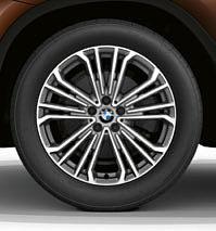20" kola z lehké slitiny V spoke 697 v leskle šedém dvoubarevném provedení Ferric Grey, s kombinovanými pneumatikami, vhodná pro dojezdové pneumatiky runflat, přední 8J x 20 s pneumatikami 245/45