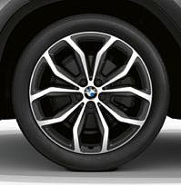kol 7J x 18 s pneumatikami 225/60 R18.