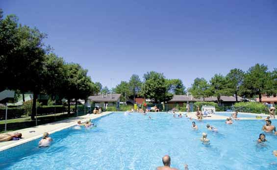 ITÁLIE BIBIONE Villaggio AZZURRO 1100 m od pláže bazén plážový servis v ceně vhodné pro rodiny s dětmi TV, sejf balkon nebo velká