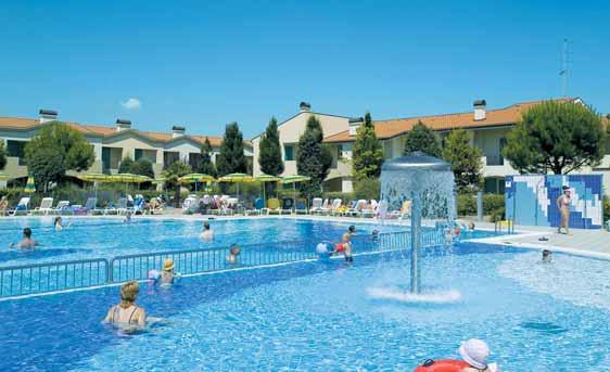 ITÁLIE BIBIONE Villaggio MARCO POLO 700 m od pláže plážový servis a klimatizace v ceně SAT TV,