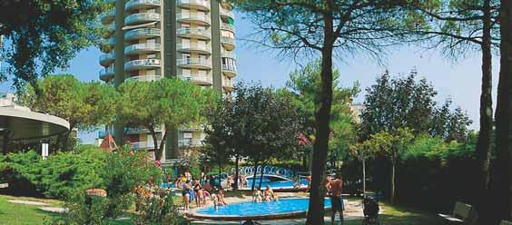 ITÁLIE LIGNANO Rezidence LA TORRE 150 m od pláže bazén pro děti i dospělé klidné prostředí výtah, zahrada,