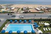 Poloha: Dobře situovaný hotel s bazénem leží 100 m od pláže v části Rimini - San Giuliano.