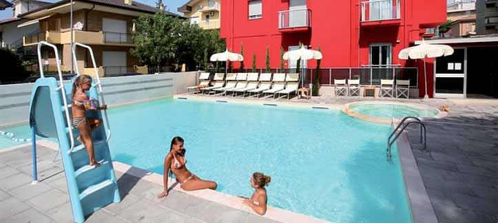 Rezidence ALTOMARE ITÁLIE RICCIONE Poloha: Nová a moderní rezidence s bazénem je umístěna