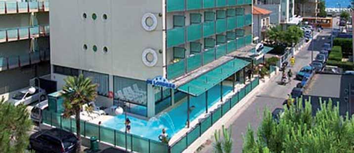 990 plná penze dítě do 2 let na přistýlce pobyt zdarma RICCIONE 100 m od pláže recepce 24