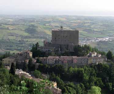 Urbino je považováno za jedno z nejmalebnějších měst z dob italské  Palác Ducal Falce je jeden z nejvýznamnějších staveb pocházejících z renesančního období.