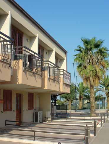 ITÁLIE SAN BENEDETTO Rezidence MELE budova 50 m od pláže a palmové promenády SAT