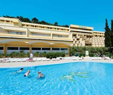 květinových hotelů s kapacitou 658 pokojů se nachází na úbočí zeleného
