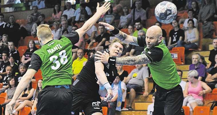 Házenkářský reprezentant Jan Landa chtěl kariéru uzavřít titulem, jenže jeho Lovosice vypadly vsemifinále extraligy s Karvinou fofrově 0:3.