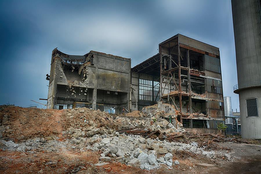 2.1.2 Výstavba Cesta k udržitelné výstavbě je v uplatňování nových principů návrhu, nových materiálů a technologií jejich zpracování, nových technologií výstavby, včetně její organizace, nových metod