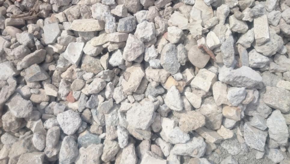Obr. 7 Recyklované kamenivo po nadrcení (hrubá frakce) 2.5.