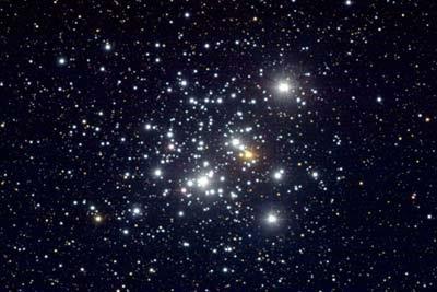 Hvězdokupy hvězdná uskupení desítek až milionů hvězd společný původ gravitačně vázané ale méně početná uskupení (otevřené hvězdokupy, pohybové