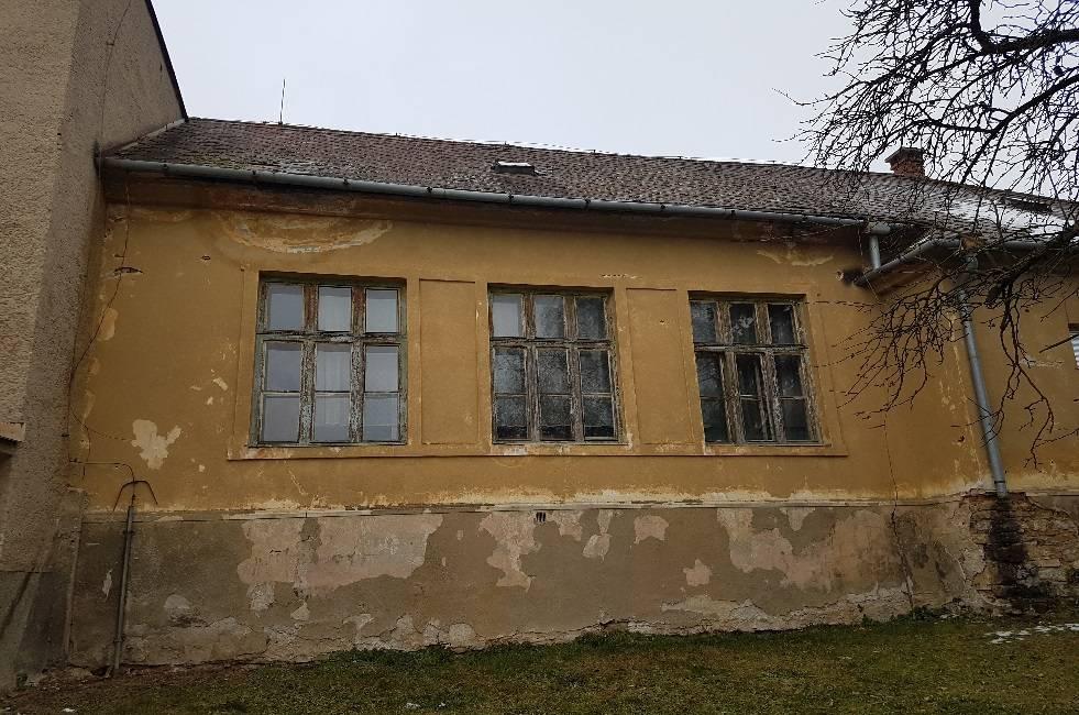 , Gen. Svobodu 330, 093 01 Vranov nad Topľou, evidenčné číslo znalca 914079, oprávnený podávať znalecké posudky z odboru Stavebníctvo, odvetvia Odhad hodnoty nehnuteľností.