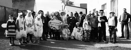 Je pravda, že první hodina byla spíše seznámení s vodou, ale teď už Na druhou stranu i o zábavu máme postaráno. Konkrétně ve čtvrtek 23. 2. jsme pro naše nejmenší uspořádali Maškarní bál.