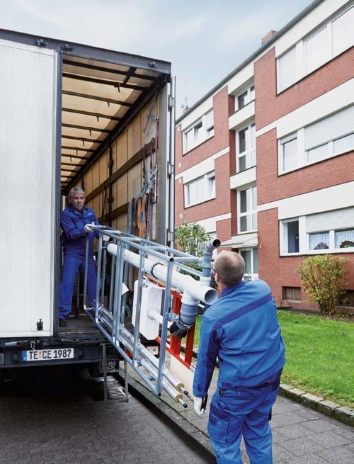 V závislosti na umístění a požadavcích managementu projektu, mohou být stěnové montáže dodávány v kontejnerech nebo na otevřených nákladních nástavbách.