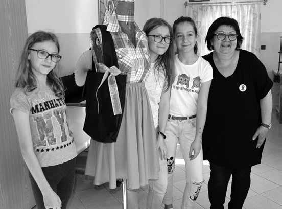 Vzniklo mnoho užitočných predmetov z plastového odpadu. Otvorené dielne pre základné školy viedli študenti odboru styling a marketing a operátor gumárskej a plastikárskej výroby.