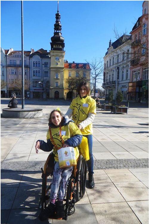 Brána pomáhala Kuřeti! Projekt VÝZVA integrační klub BRÁNA 9 Uživatelé, dobrovolníci i praktikanti z Brány využili Peříčkového týdne 27. 3. - 1. 4.