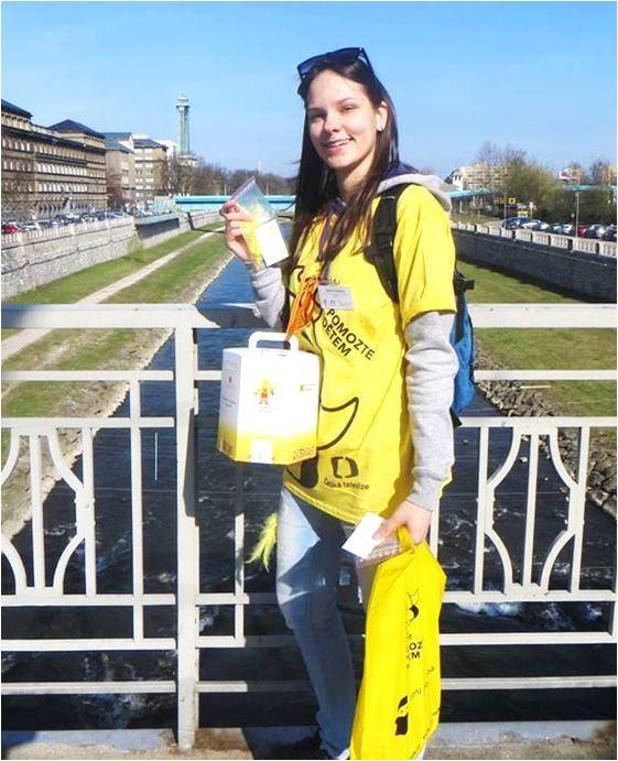 .. a trénovaly tak ostře v terénu své komunikační dovednosti :-) a opravdu.. byly skvělé plné odhodlání a energie. Smekám před Vámi bráňáci a děkuji za Vaši obětavost a ochotu udělat něco pro druhé!