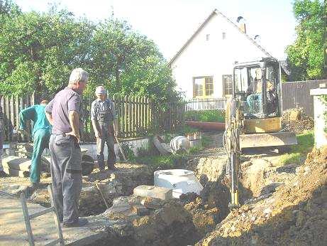 Strom při svém pádu strhnul vedení obecního rozhlasu do