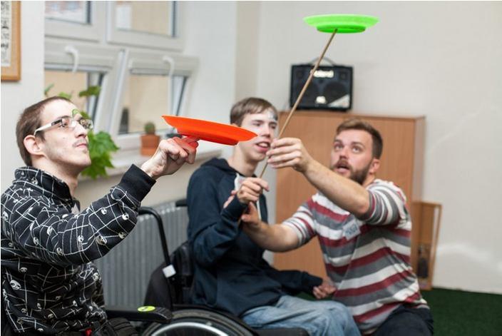 ! 3) Pokud by byl nějaký účastník v jiné zemi, než je ta naše Česká Republika, mohl by navštívit jinou zemi, například Afriku!
